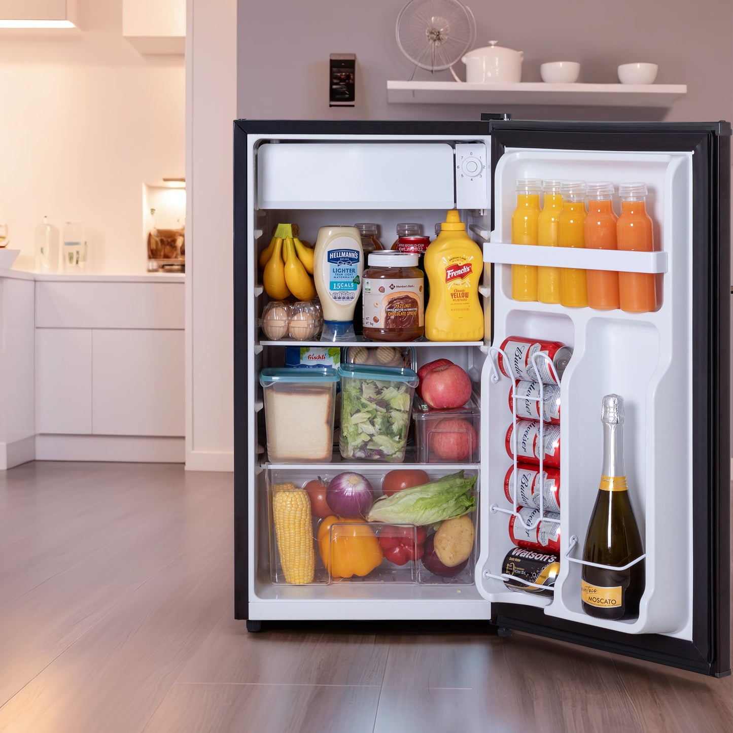 Small Refrigerator with Freezer, 3.2 Cu.Ft, Mini Fridge with Freezer, 7 Settings Temperature Adjustable, Single Door, Compact Refrigerator for Bedroom, Office, Dorm, Black